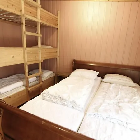 In, 5 Bedroom Apartman